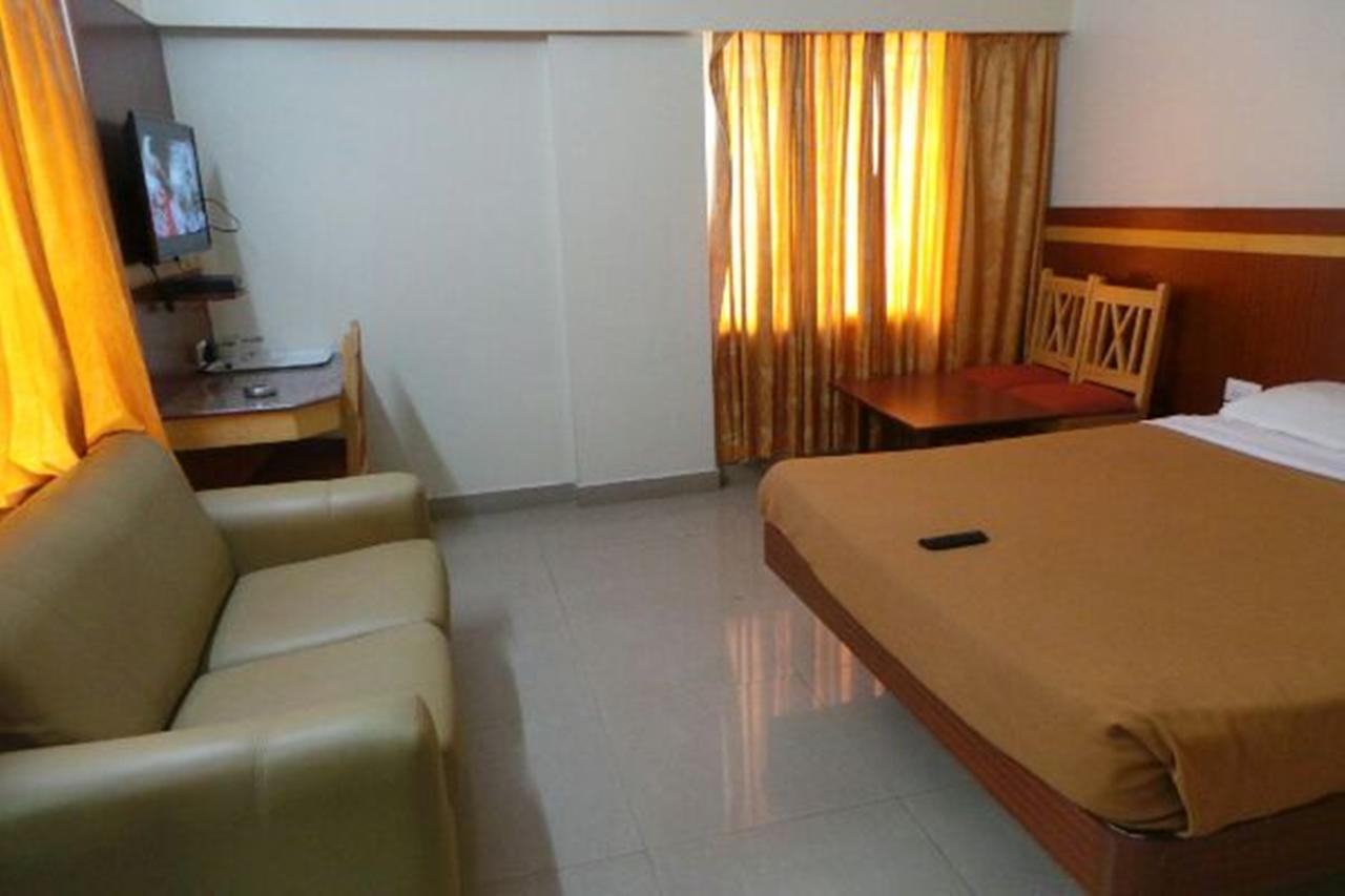 Mlc Gateway Deluxe Inn Бангалор Екстериор снимка