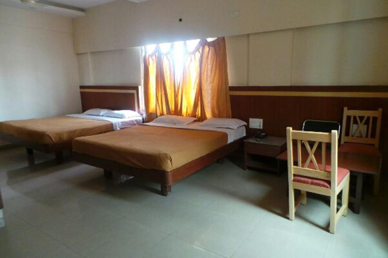 Mlc Gateway Deluxe Inn Бангалор Екстериор снимка