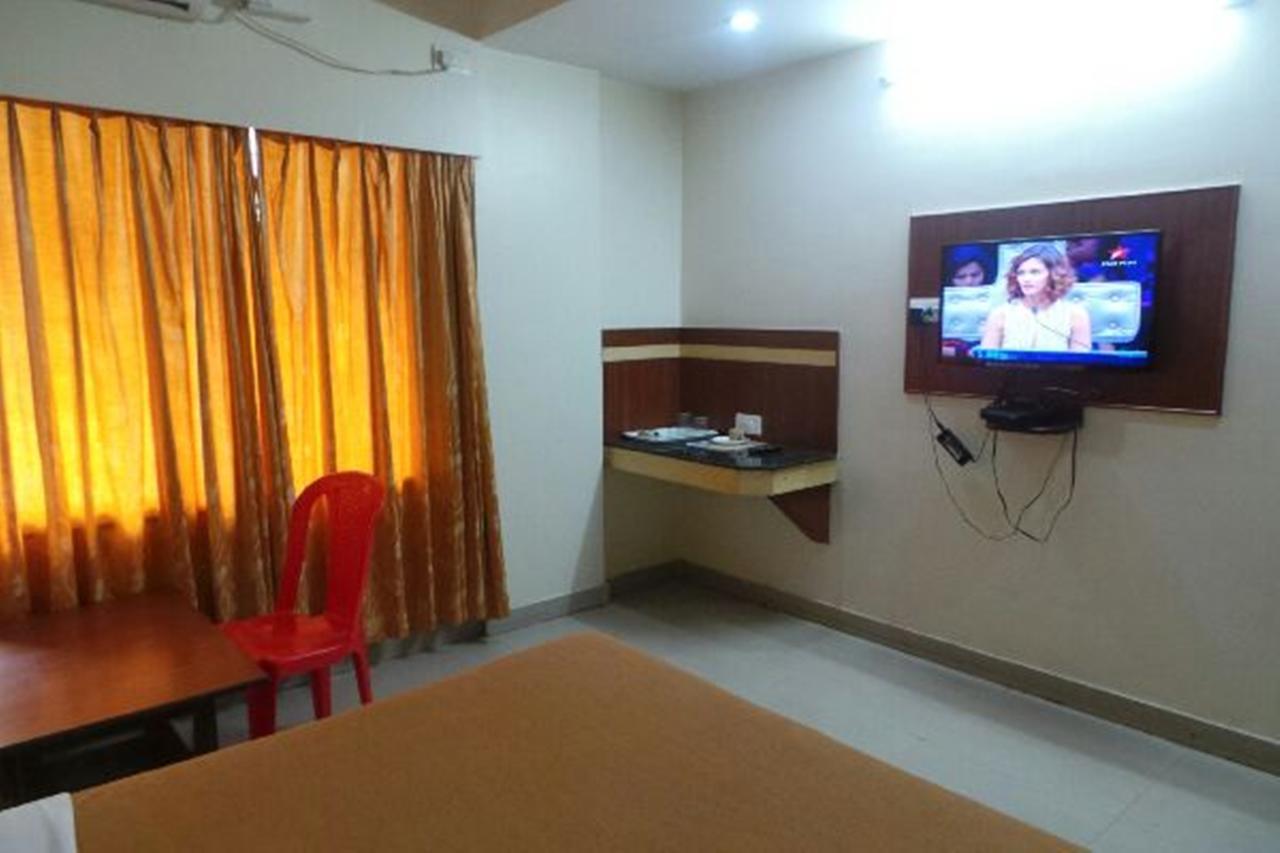 Mlc Gateway Deluxe Inn Бангалор Екстериор снимка