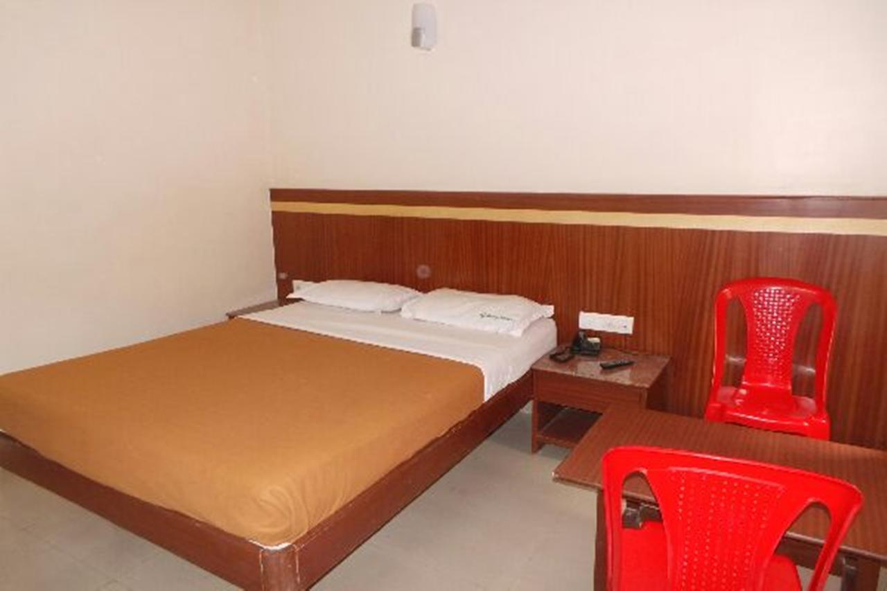 Mlc Gateway Deluxe Inn Бангалор Екстериор снимка