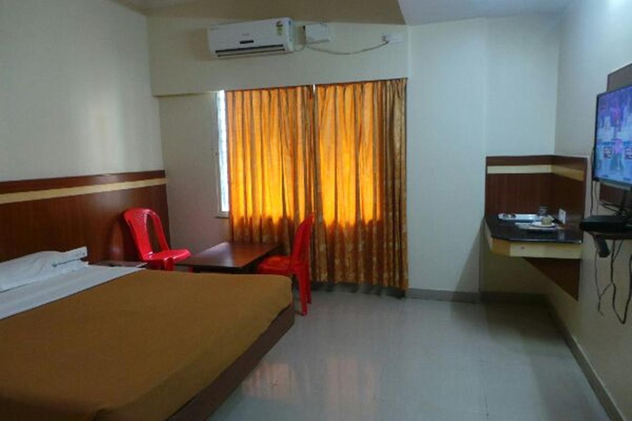 Mlc Gateway Deluxe Inn Бангалор Екстериор снимка